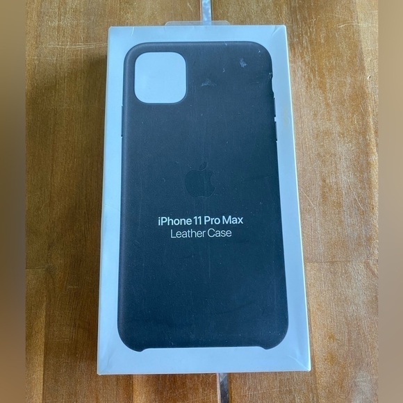 NEW Apple iPhone 11 Pro Max Black Leather Case NWT - Picture 1 of 5